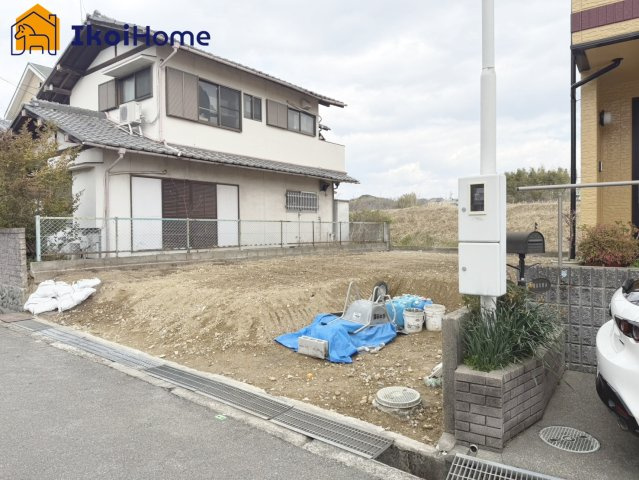 神戸市西区玉津町高津橋　土地の前面道路含む現地写真|●年中無休：当日予約可●物件東側と西側に建物なく開放感がございます♪