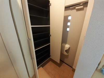 【玄関】 | グリーンハイム | 明るい玄関です