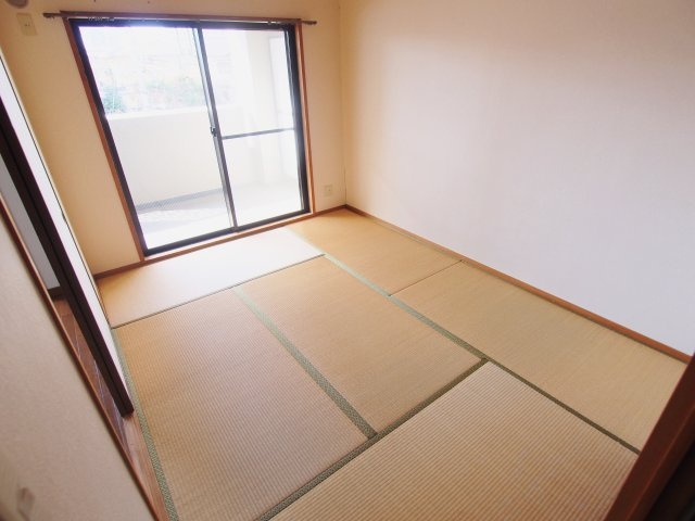 カトウビルの和室