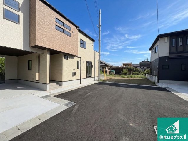 ●19(土)～23(水)現地説明会！　奈良市東九条町　ラスト1邸の前面道路含む現地写真|周辺は閑静な住宅街！前面道路広々で車の出し入れも便利です。駐車が苦手な方でも安心して車庫入れできます！