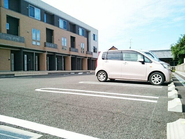 アビタシオンの駐車場