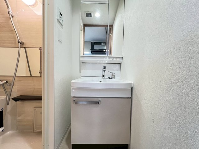 プレサンス長田レジェールの独立洗面台