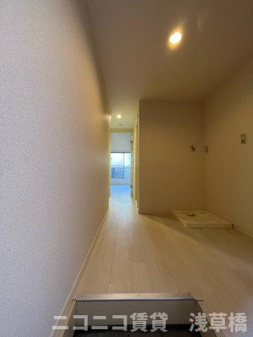 リヴィエール綾瀬の玄関
