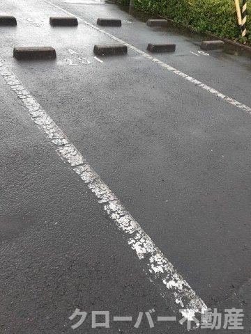 ブライトプラッツＡの駐車場