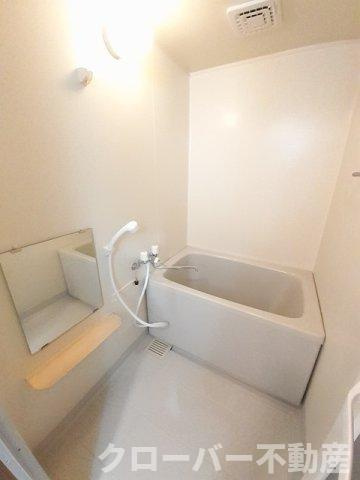 ブライトプラッツＡの浴室