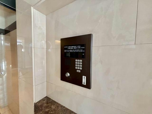 サクラメント駅南大路のエントランス