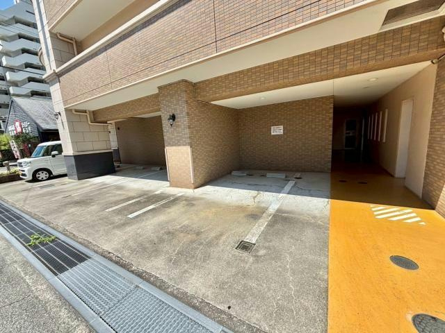 サクラメント駅南大路の駐車場