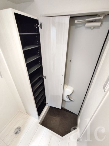 Ｌｅ　Ｓｅｒｅｎｅ　Ｎｉｓｈｉ　Ｏｇｉｋｕｂｏの玄関|同仕様