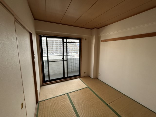 メゾンド平岡2番館の和室