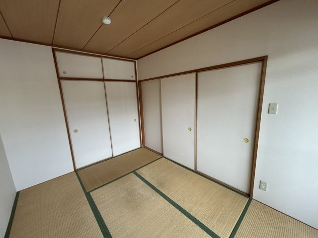メゾンド平岡2番館の和室