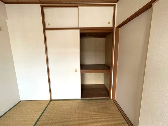 メゾンド平岡2番館の収納