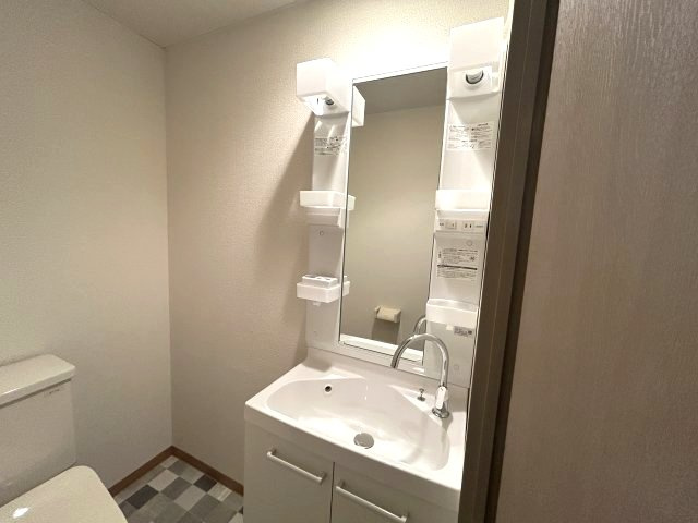 オズコート神戸本山の独立洗面台