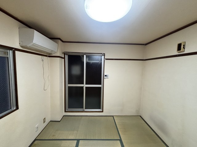 春日野道ロイヤルハイツの和室