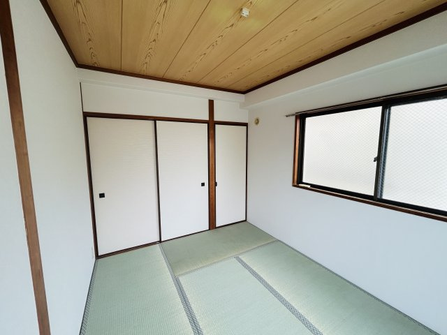 ハイム灘北の和室