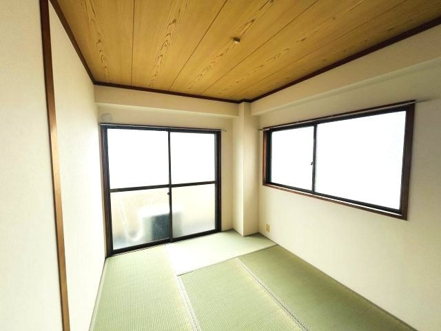 ハイム灘北の和室