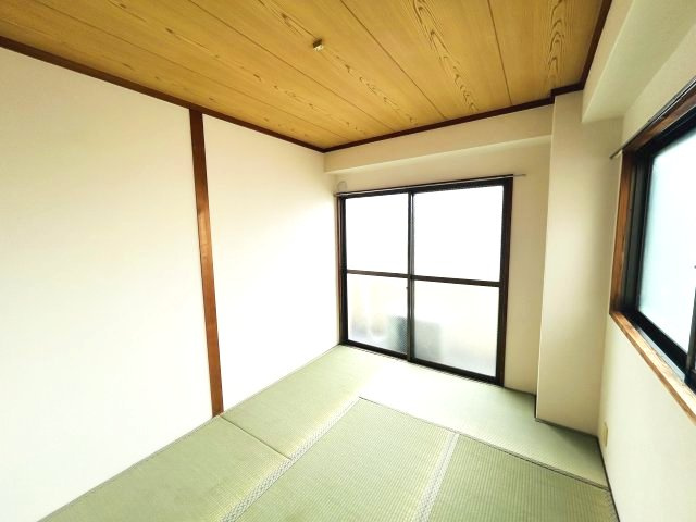ハイム灘北の和室