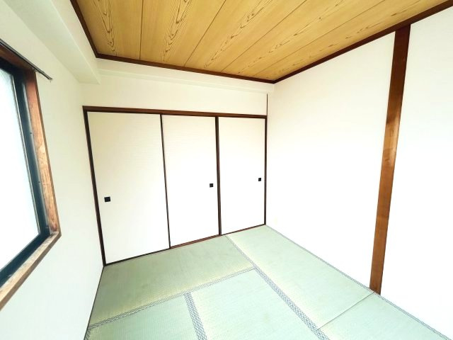 ハイム灘北の和室