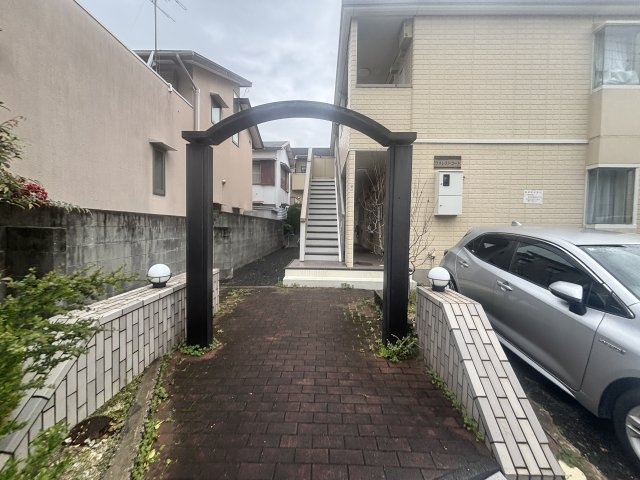 ラフェブランシュ岡本の駐車場