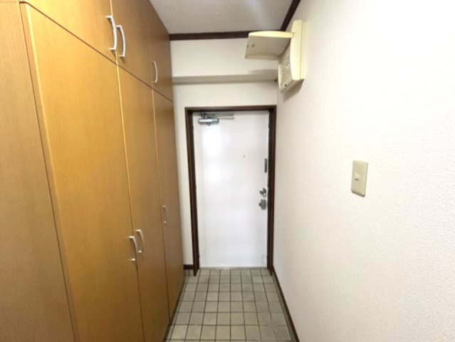 カサベルデ青谷の玄関
