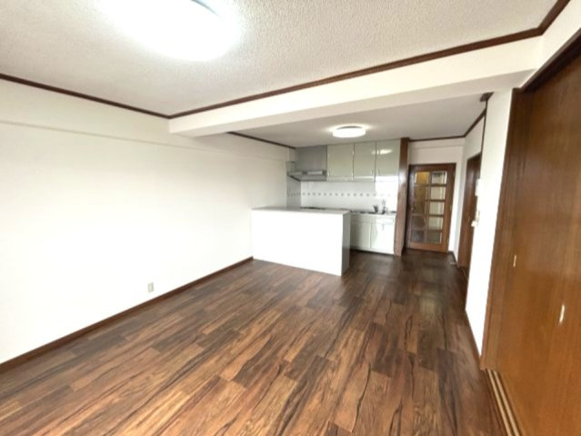 カサベルデ青谷の居間・リビング