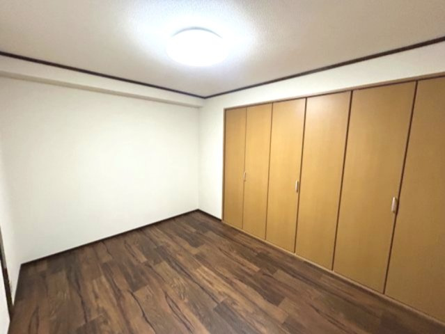 カサベルデ青谷の居間・リビング