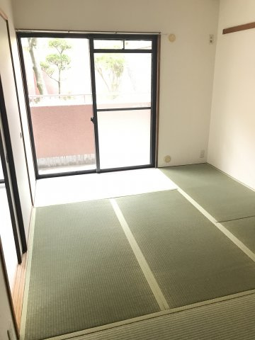 サニーハウス岡本の和室|和室の続き間です。