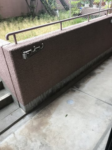 サニーハウス岡本の居間・リビング|バルコニーに面しているので明るいです。