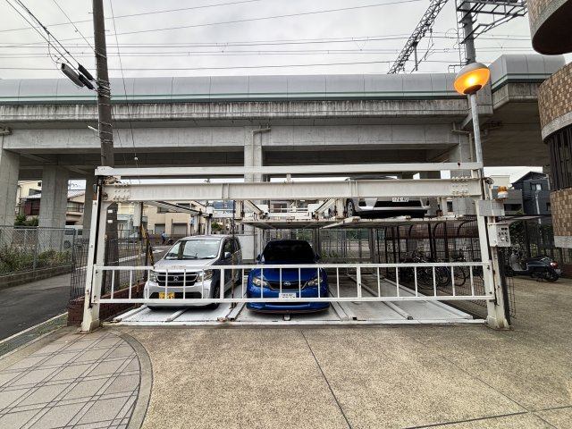 ドール魚崎の駐車場