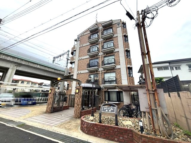 ドール魚崎の外観