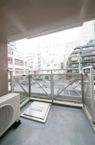 【バルコニー】