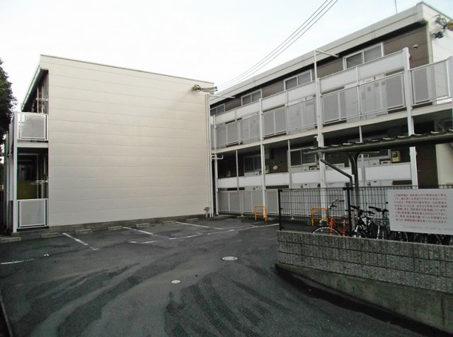 レオパレス岡本の外観