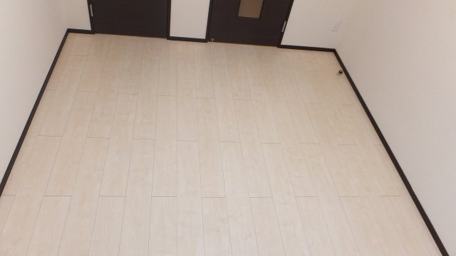 クレイノルミエール魚崎の寝室|クッションフロアタイプのお部屋になります。