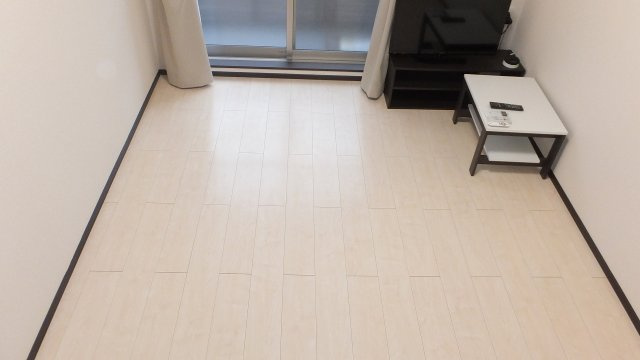 クレイノルミエール魚崎の居間・リビング|クッションフロアタイプのお部屋になります。