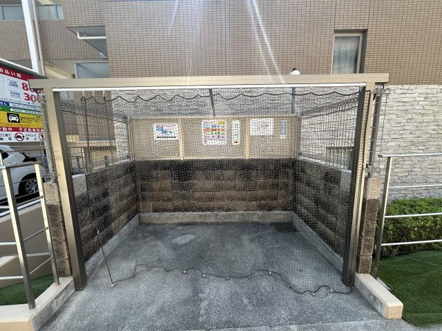 リブェール天城の駐車場