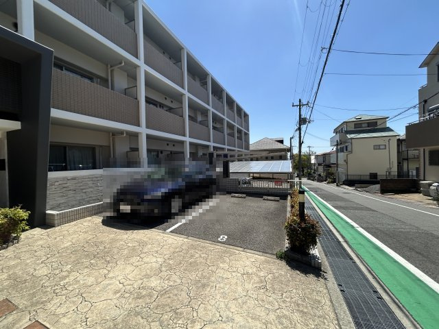 リブェール天城の駐車場