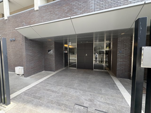 レジディア神戸磯上のエントランス