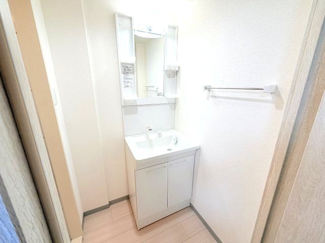 寺口マンションの独立洗面台