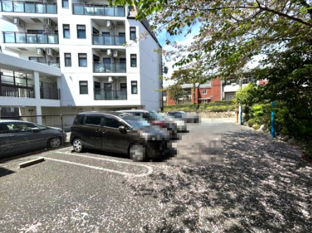 グランペール六甲の駐車場