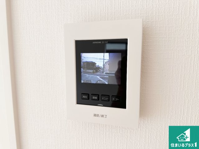 姫路市野里慶雲寺前町　第1期　新築一戸建ての防犯設備|カラーモニターインターホン！声だけでなく来訪者の姿や顔がモニターで確認できるので、小さなお子様がいらっしゃるご家庭でも安心できます！