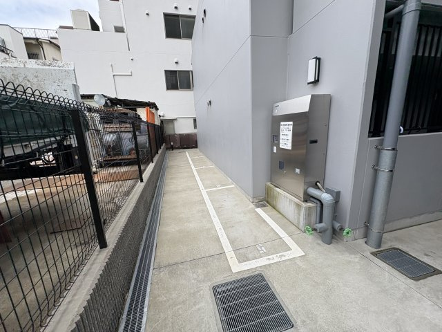 アプリーレ三宮イーストのロビー