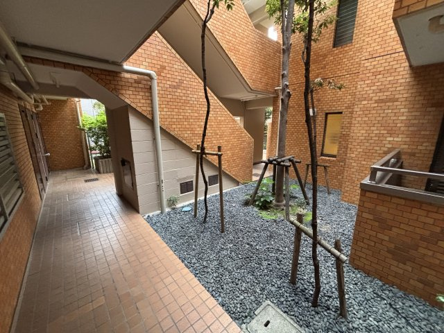 ライオンズマンション本山第５のロビー