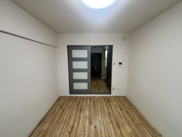 ファミーラ甲南の洋室