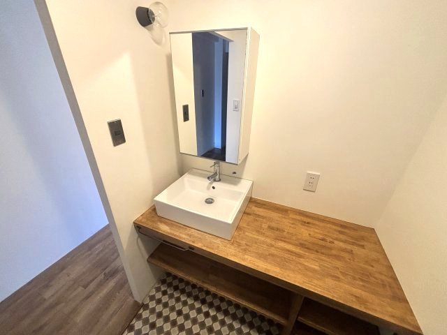 メゾン御影中町の独立洗面台