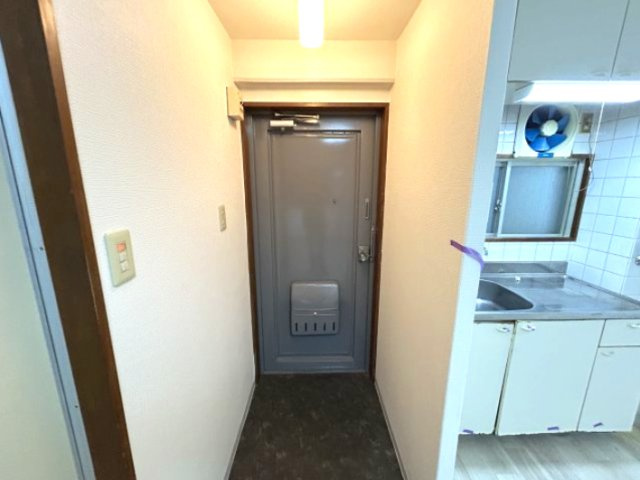 永手コスモハイツの玄関