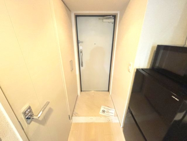 アドバンス三宮シュロスの玄関