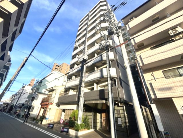 アドバンス三宮シュロスの外観