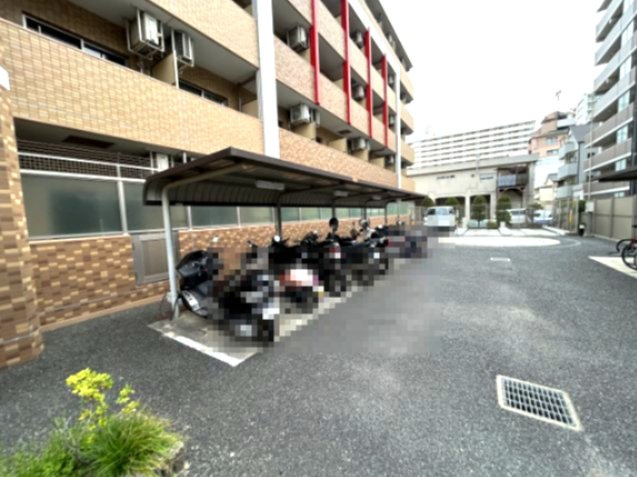 エステムコート三宮EASTⅡリベルテの駐車場