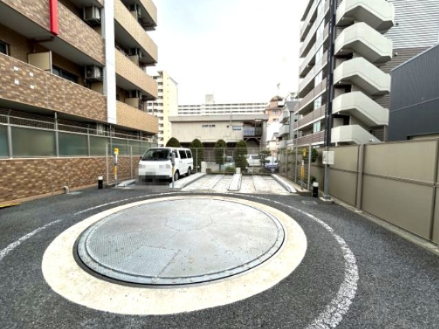 エステムコート三宮EASTⅡリベルテの駐車場