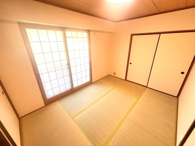 ファイブ西岡本の和室