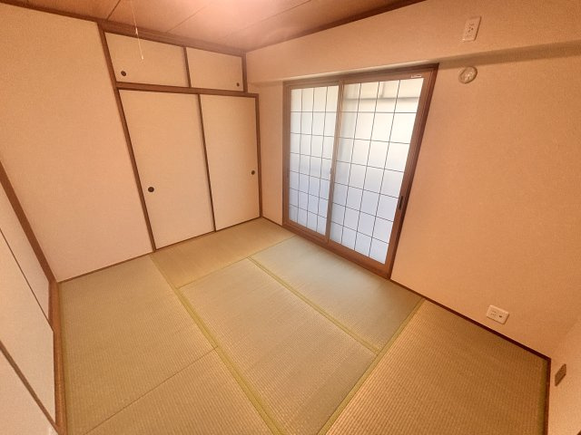 ファイブ西岡本の和室